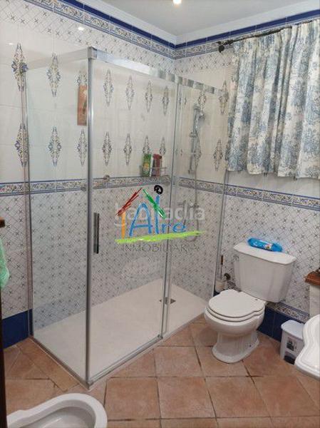 Foto 8c2502e1-4e37-4047-a3a6-5fa5a74f88e5. Xalet amb calefacció aparcament piscina a Centro - Torre de la Higuera Almonte