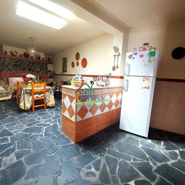 Foto 5406f485-cae5-4a39-9ce8-52f10220ceb0. Casa adossada amb aparcament a Cala