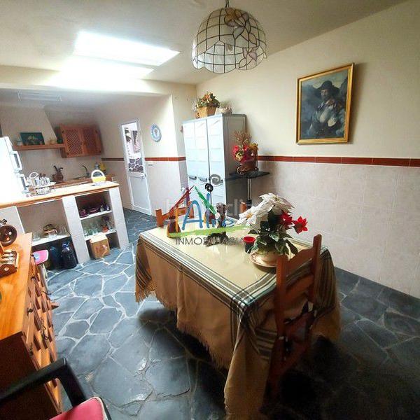 Foto 6e2aa923-0bc8-45be-9420-8b06ba4f6837. Casa adossada amb aparcament a Cala