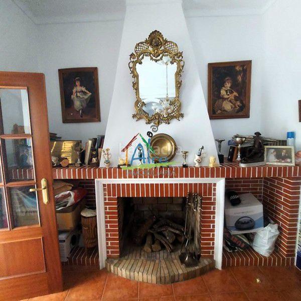 Foto df4c7734-f1f4-4a71-8e46-9120cd247262. Casa adossada amb aparcament a Cala