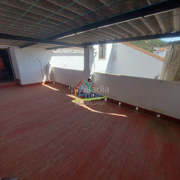 Foto e03d616e-fd21-4711-b17b-77e608351af6. Casa adossada amb aparcament a Cala