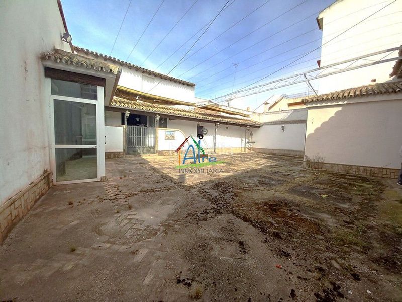 Foto f75c49f8-d501-424c-ae04-daa2447c812f. Local comercial a Almonte Almonte