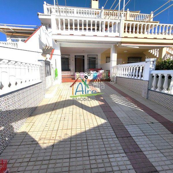 Foto 2f09c6f3-a9a4-4c6a-aca2-df0bed73e47a. Reihenhaus mit heizung parking in Centro - Torre de la Higuera Almonte