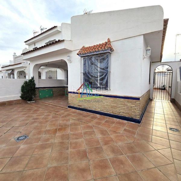 Foto 10fc0d6c-8483-427a-b7dc-31663587f702. Casa adossada amb calefacció aparcament piscina a Almonte