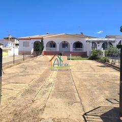 Casa adossada  Boliche. Casa adosada en venta en sector boliche, 3 dormitorios.