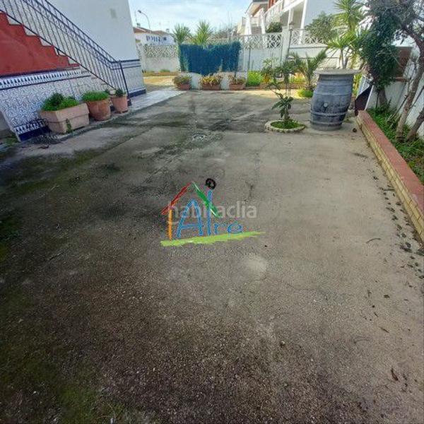 Foto b4d908cb-8b71-42b6-bb95-945e1d3fe50d. Chalet con parcheggio in Coto Almonte