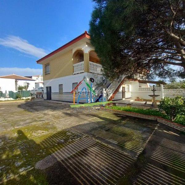 Foto fe62af3f-a6c4-4bed-978a-21334482d190. Chalet con parcheggio in Coto Almonte