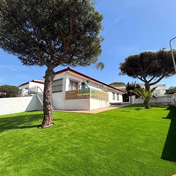 Foto 55c6c0c3-caa7-4bae-baee-85fe3e8ae82c. Xalet amb calefacció aparcament a Centro - Torre de la Higuera Almonte