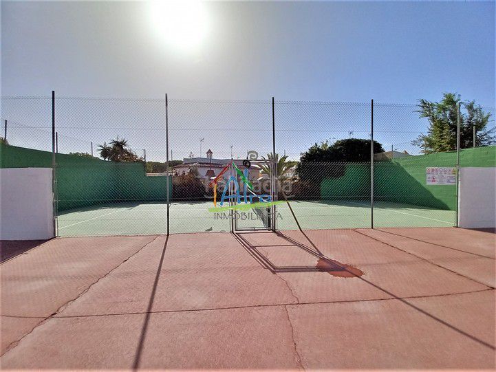 Foto cf00f5ab-8a93-41cf-a832-086d2b3f428e. Casa adossada amb calefacció piscina a Caño Guerrero Almonte