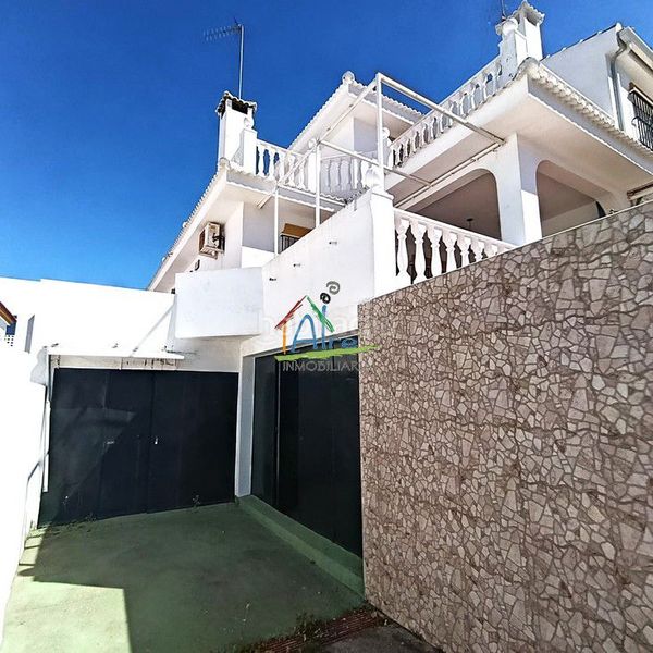 Foto 34954feb-b11b-44f5-b40d-95d9c2ab7b40. Casa adossada amb calefacció aparcament a Caño Guerrero Almonte