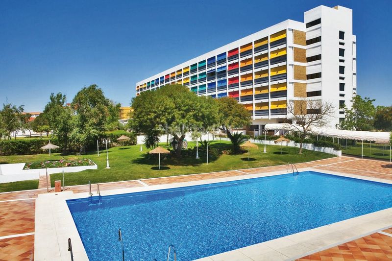 Foto 51f89c8e-d7f9-402c-864f-9d1d40d01783. Estudi amb piscina a Golf - Torre Almenara Almonte