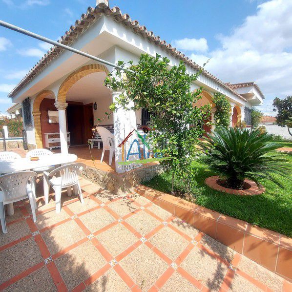 Foto aba0228a-e705-496f-8510-61359b5364be. Xalet amb aparcament a Centro - Torre de la Higuera Almonte