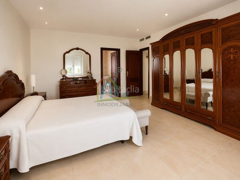 Foto 73f13d4c-95f8-4a5f-b1fd-a4033154f064. Edificio in Lepe