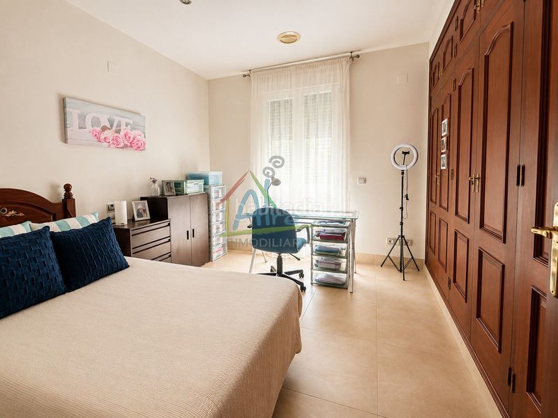 Foto c0331cf6-b6e3-4e6c-9490-845c2dfd76aa. Edificio in Lepe