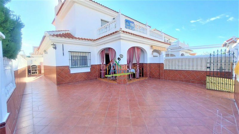 Foto 7c21ca16-1f85-457d-b12e-162db4f0e117. Casa adossada amb aparcament a Caño Guerrero Almonte