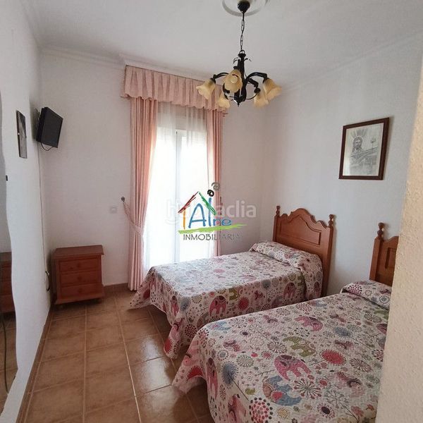 Foto 04d4300f-44b8-4ec3-891b-336504bb48cf. Casa adossada amb aparcament a Centro - Torre de la Higuera Almonte