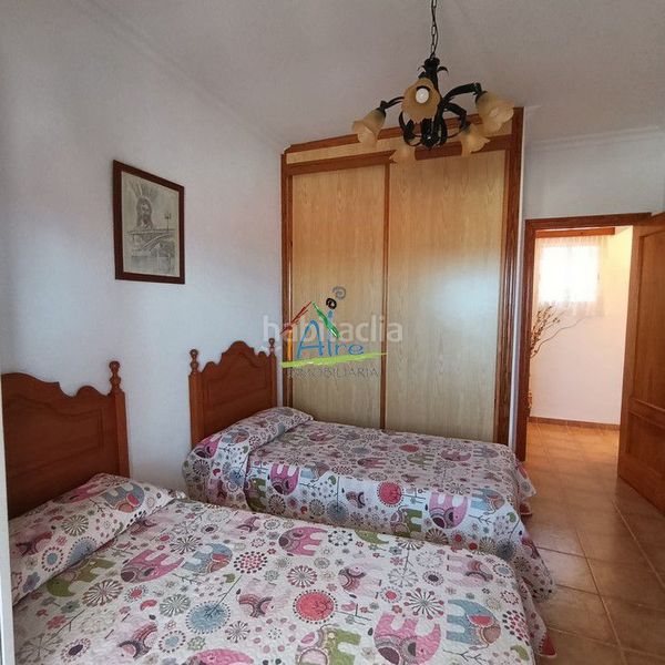 Foto 05678f59-6b8b-4ef5-873d-bc7dac3eb6fe. Casa adossada amb aparcament a Centro - Torre de la Higuera Almonte