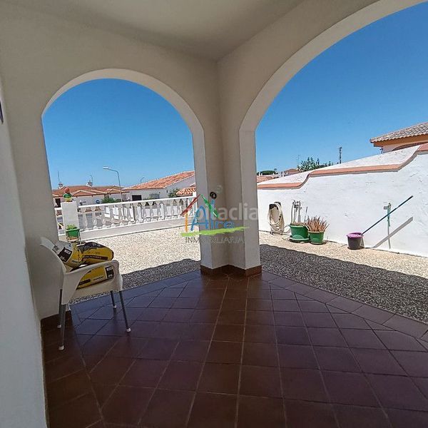 Foto 2195cd49-7374-49b6-a37a-4a69ef550eb0. Casa adossada amb aparcament a Centro - Torre de la Higuera Almonte