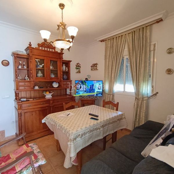 Foto 8a07bb24-5c5d-4626-8a0e-b194756fee77. Casa adossada amb aparcament a Centro - Torre de la Higuera Almonte