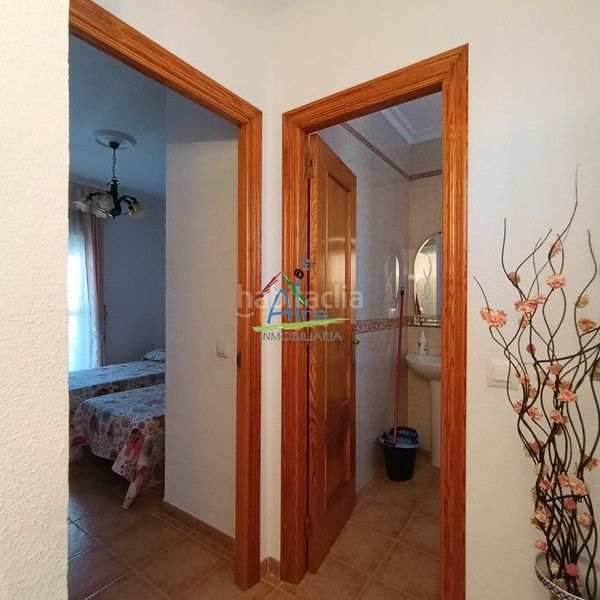 Foto f8fd5da5-84fe-405a-b074-e82f07ef88c0. Casa adossada amb aparcament a Centro - Torre de la Higuera Almonte