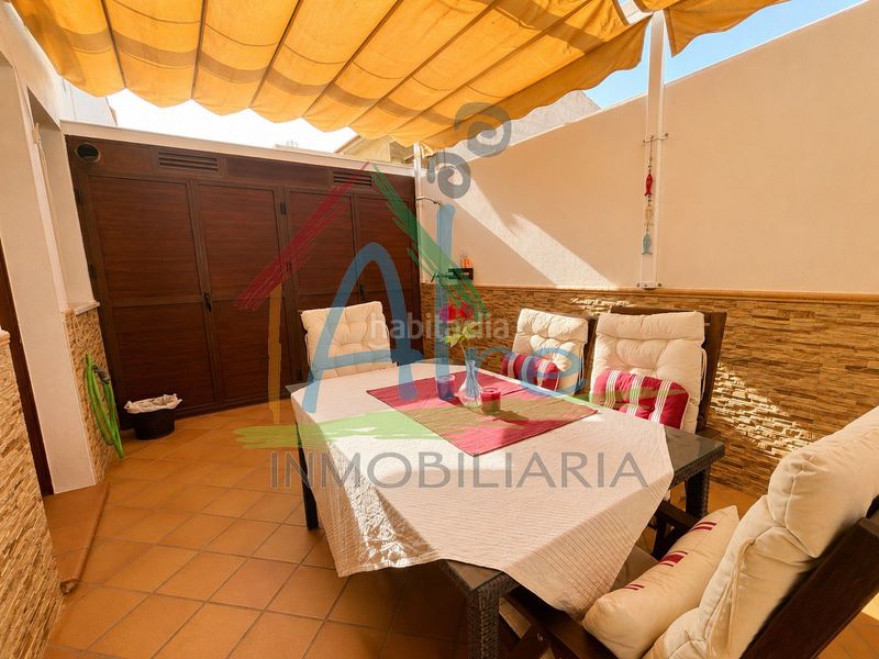 Foto 27aee8fd-ef3f-411b-8566-e2ab3364d109. Casa adossada amb aparcament a Lepe