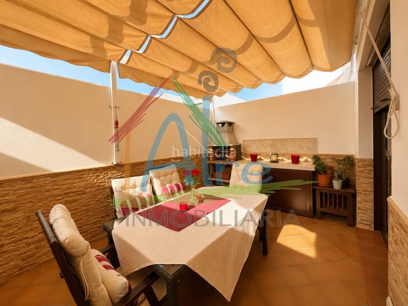 Foto 7c875ab4-6fa3-4561-94f0-6365ce20cb7f. Casa adossada amb aparcament a Lepe