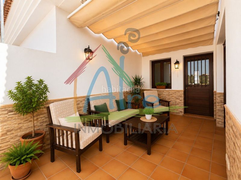 Foto 943fdc81-b4e3-4054-8fe6-d022756cd9e7. Casa adossada amb aparcament a Lepe