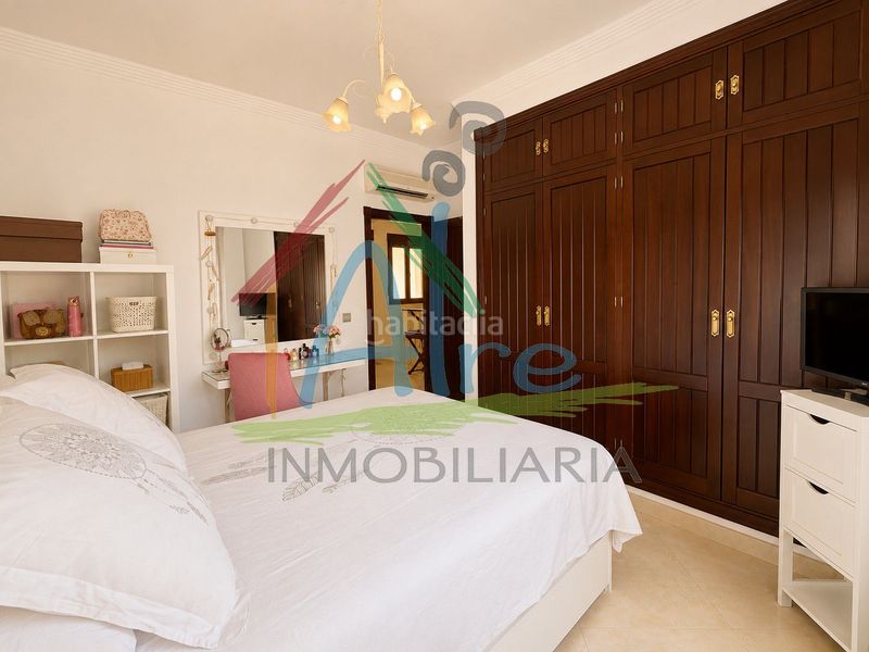 Foto bbab40ef-7fb7-406e-b76e-06e884275f95. Casa adossada amb aparcament a Lepe