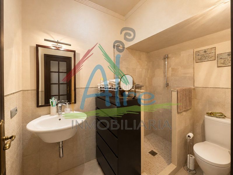 Foto f95dc2b7-3093-4708-a8a2-178bdb8fc4d9. Casa adossada amb aparcament a Lepe