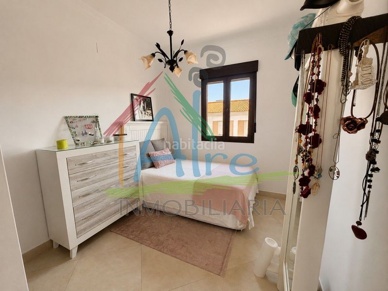 Foto ffebbfec-2ae3-423f-8f41-93871aa45ad3. Casa adossada amb aparcament a Lepe