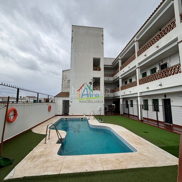 Foto f57076d5-32bb-4006-abd3-050e0faf5585. Pis amb aparcament piscina a Bollullos Par del Condado