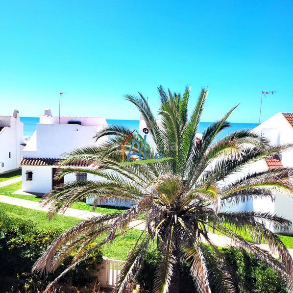 Foto 500f06d4-f62d-4b63-8d32-ba74762088a5. Casa adossada amb aparcament a Caño Guerrero Almonte
