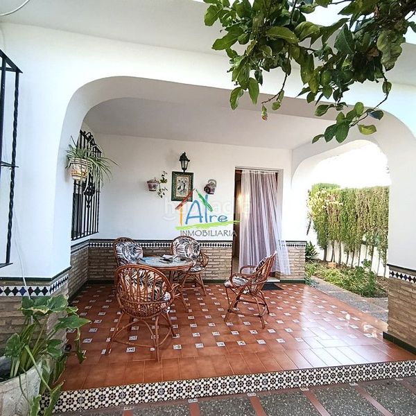Foto 30c97c0a-366a-4bd2-9bff-3862aeff27e1. Casa adossada amb calefacció aparcament piscina a Almonte