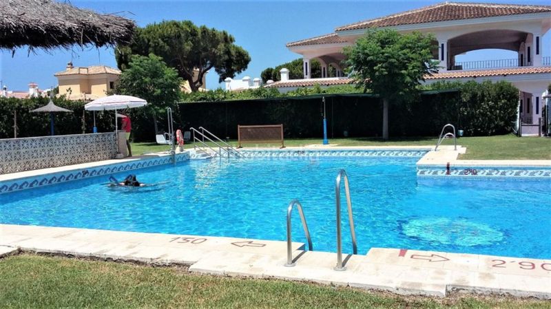 Foto 8c310416-aef8-4c21-aac9-22f779ab949b. Casa adossada amb calefacció aparcament piscina a Almonte