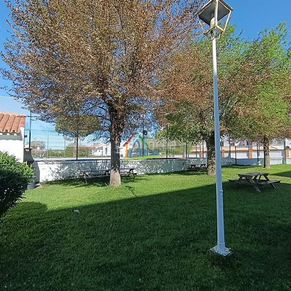 Foto cd7f6164-e438-4ec3-a88d-39e51dbdf3f8. Apartament amb aparcament piscina a Centro - Torre de la Higuera Almonte