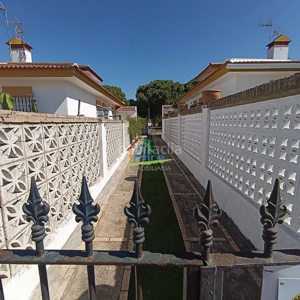 Foto 98aee48e-0550-479a-b1f9-914b38194910. Casa adossada amb calefacció aparcament a Caño Guerrero Almonte