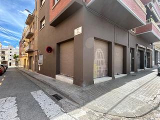 Local Comercial  Carrer del vinhamala. Esquinero con muchas posibilidades