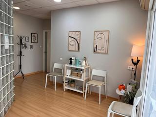 Local commercial  Carrer de bartomeu amat. Ideal inversin, alquilado