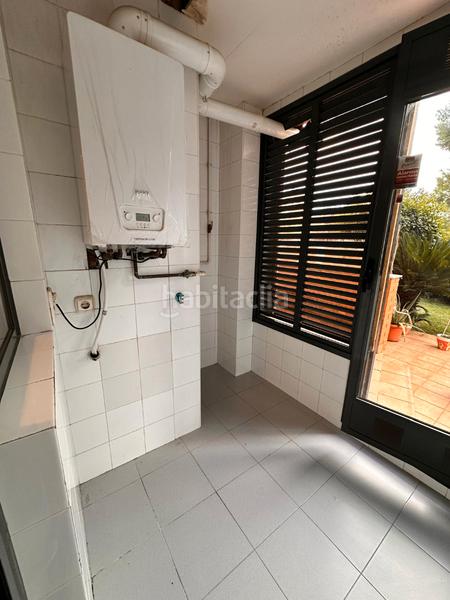 Foto 4b8e3399-f9b0-47fc-aaa2-1ac0a8bb1348. Planta baixa amb calefacció aparcament piscina a Sabadell