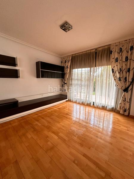 Foto 9aff0813-70fa-482d-bb1c-5a36cfb5bcd7. Planta baixa amb calefacció aparcament piscina a Sabadell