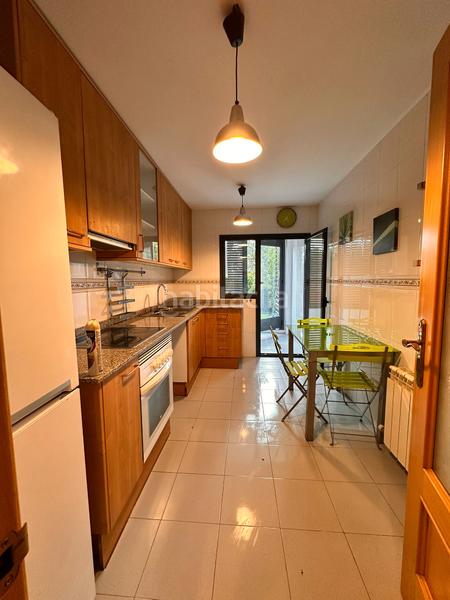 Foto c1b02caf-10d9-469e-bee9-056bc79b8941. Planta baixa amb calefacció aparcament piscina a Sabadell