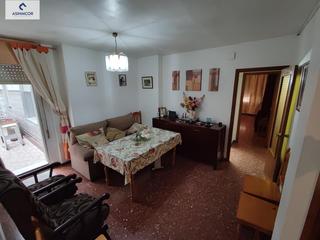 Rez-de-chaussée à Viñuela - Rescatado. Gran piso en avenida de libia