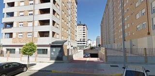 Parking voiture à Calle r-6 11. Plaza de garaje doble en la rosaleda.