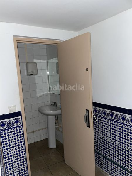 Foto d4caafdd-0bd7-47d8-95ce-047d30186cd7. Local comercial a San Adrián