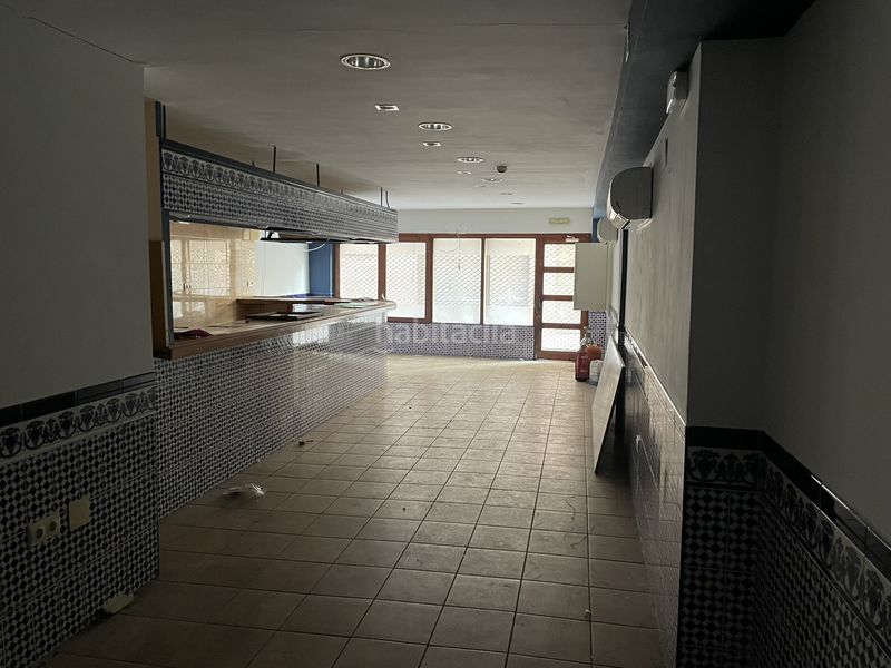 Foto d820760e-31bd-486b-b6aa-e8f4bd5e7254. Local comercial a San Adrián