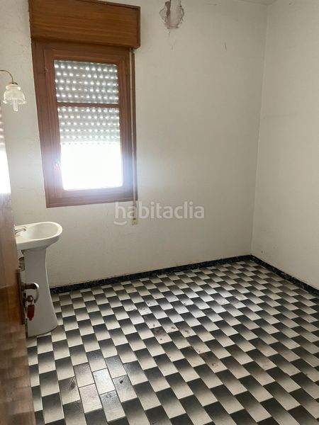 Foto cb94b8d3-ad89-43b1-881a-fe8d55f060fd. Edifici a calle ramón y cajal 140 a Andosilla