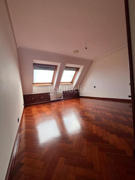 Foto 990adb25-8e2e-4708-abce-383db702ab2e. Miete zweistöckige wohnung in rúa san andrés 25 in Coruña (A)