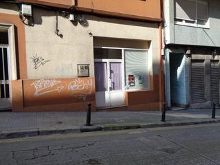 Locale commerciale in N/a. Bajo amplio bien situado