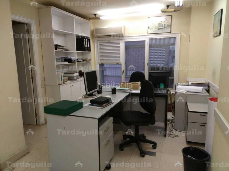 Foto b8a4f8ce-8d48-4fdd-aff6-b250014e8220. Oficina excelentes oficinas en maria auxiliadora en Salamanca