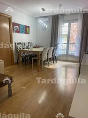 Pis a Carmelitas. Vivienda de tres dormitorios en la avenida villamayor